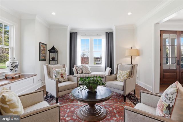 303 SALSBURY LN NW, Vienna, VA 22180