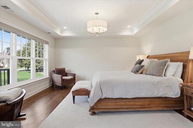 303 SALSBURY LN NW, Vienna, VA 22180