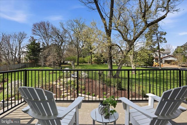 303 SALSBURY LN NW, Vienna, VA 22180