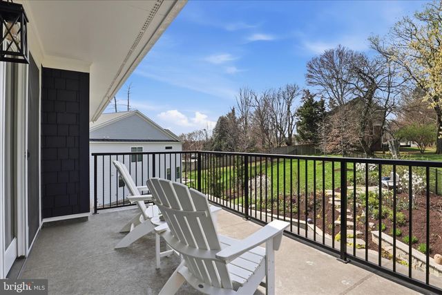 303 SALSBURY LN NW, Vienna, VA 22180