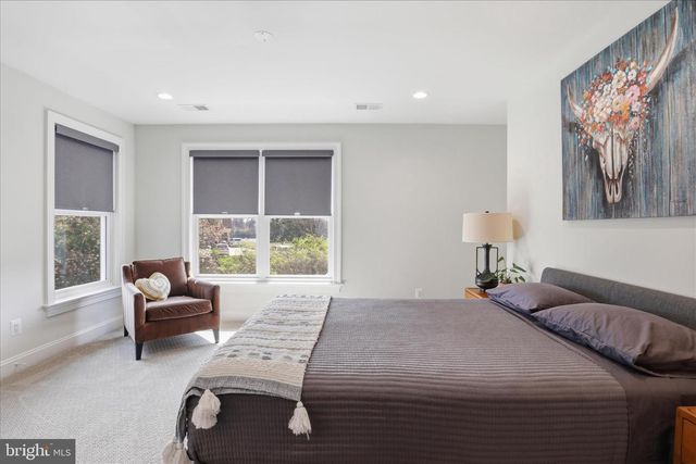 303 SALSBURY LN NW, Vienna, VA 22180