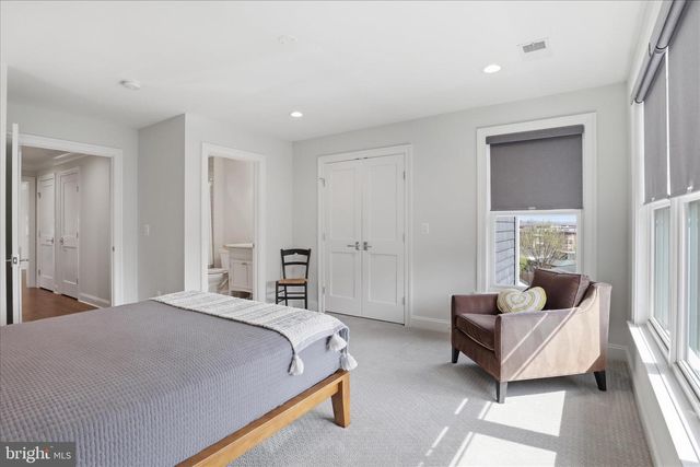 303 SALSBURY LN NW, Vienna, VA 22180