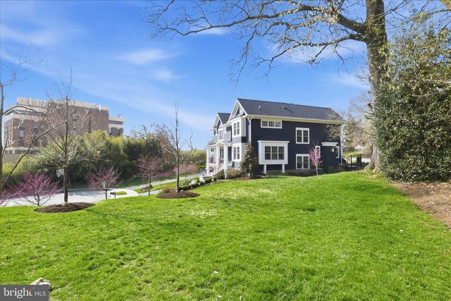 303 SALSBURY LN NW, Vienna, VA 22180