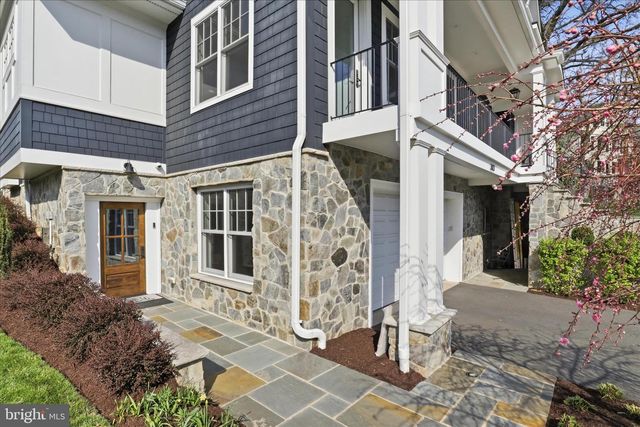 303 SALSBURY LN NW, Vienna, VA 22180