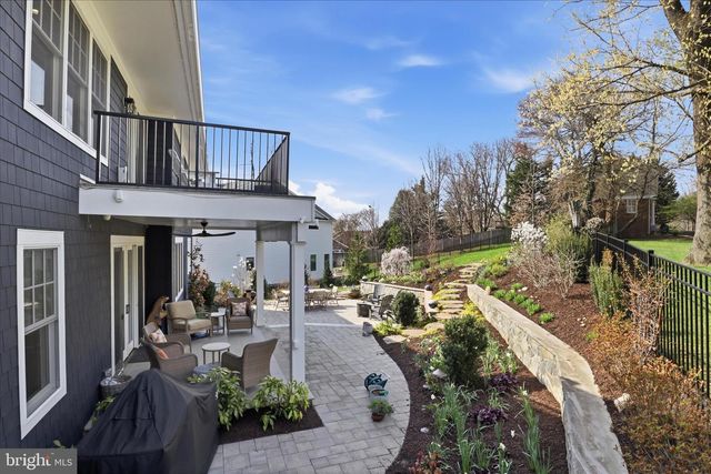 303 SALSBURY LN NW, Vienna, VA 22180