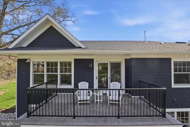 303 SALSBURY LN NW, Vienna, VA 22180