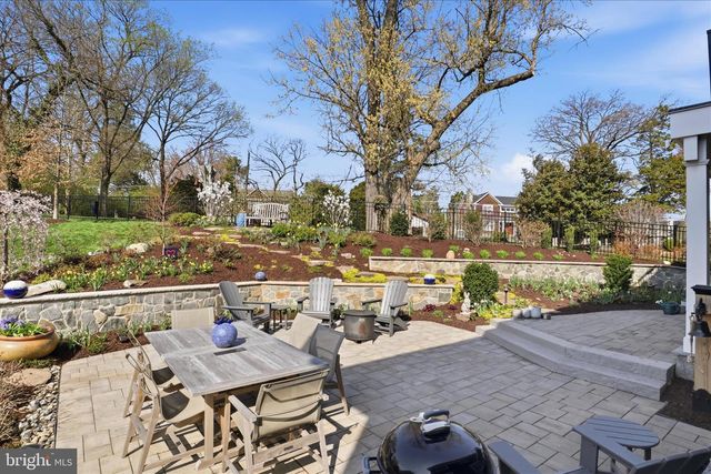 303 SALSBURY LN NW, Vienna, VA 22180
