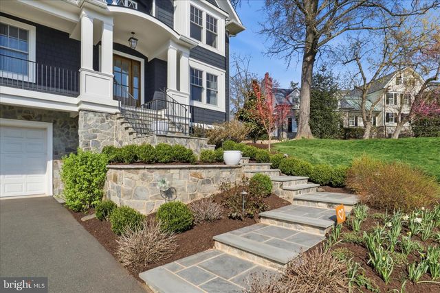 303 SALSBURY LN NW, Vienna, VA 22180