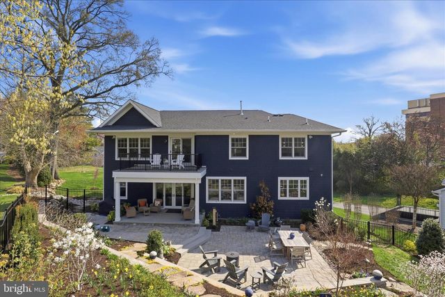 303 SALSBURY LN NW, Vienna, VA 22180