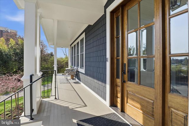 303 SALSBURY LN NW, Vienna, VA 22180