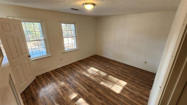 631 Hunting Creek Lane SE, Conyers, GA 30013