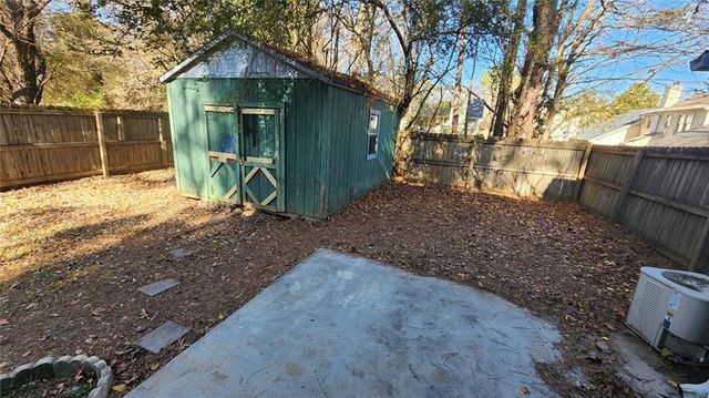 631 Hunting Creek Lane SE, Conyers, GA 30013