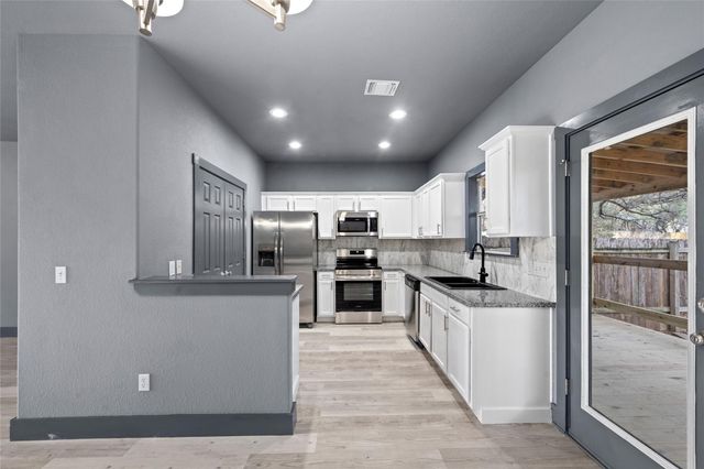 38 Deer Ridge RD, Wimberley, TX 78676