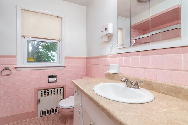 255 Farmington Avenue 1, Cranston, RI 02920