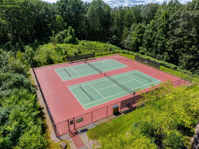 19 Commanders Helm, Laconia, NH 03246
