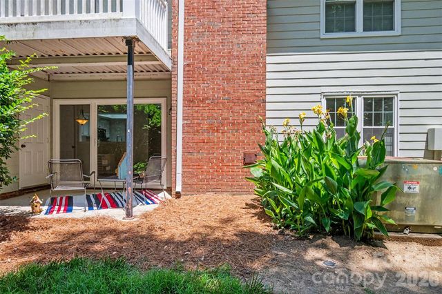 9478 S Vicksburg Park Court, Charlotte, NC 28210
