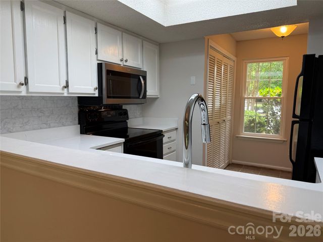 9478 S Vicksburg Park Court, Charlotte, NC 28210