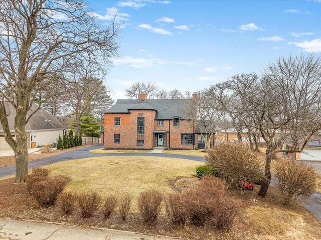 2014 Glenview Road, Rockford, IL 61107