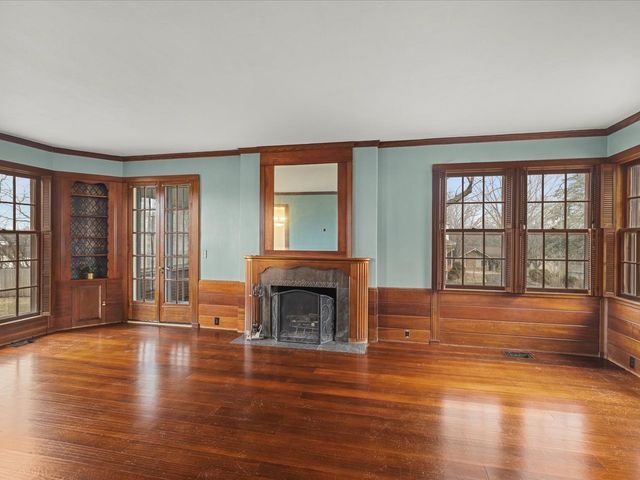 2014 Glenview Road, Rockford, IL 61107