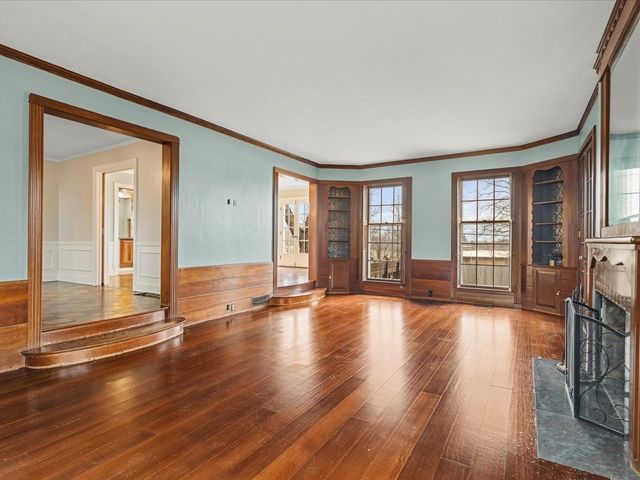 2014 Glenview Road, Rockford, IL 61107