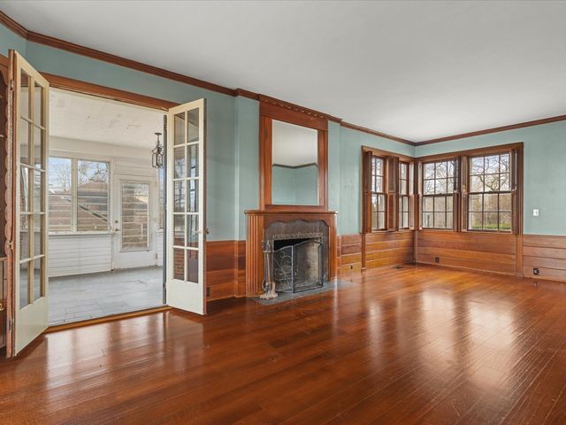 2014 Glenview Road, Rockford, IL 61107