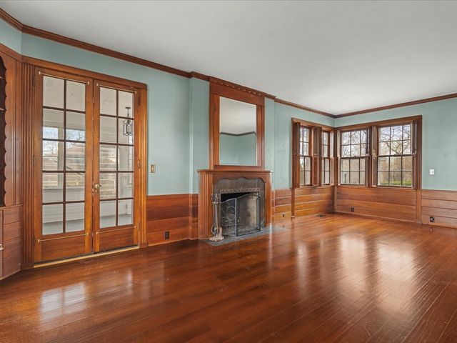 2014 Glenview Road, Rockford, IL 61107