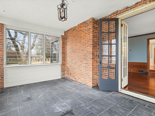 2014 Glenview Road, Rockford, IL 61107