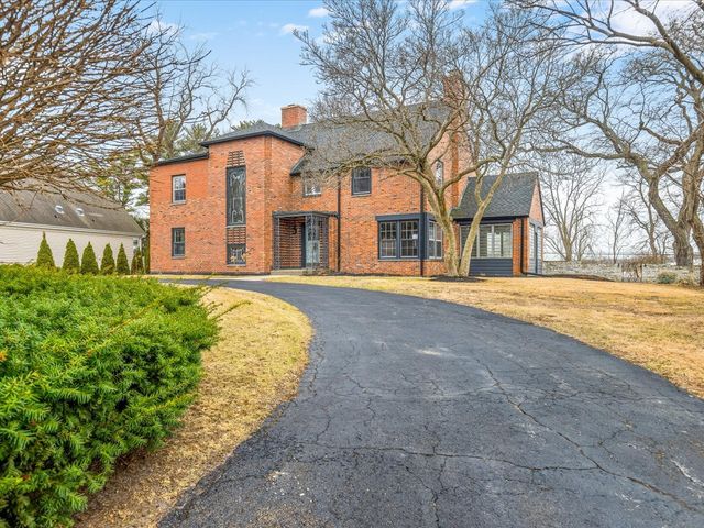 2014 Glenview Road, Rockford, IL 61107