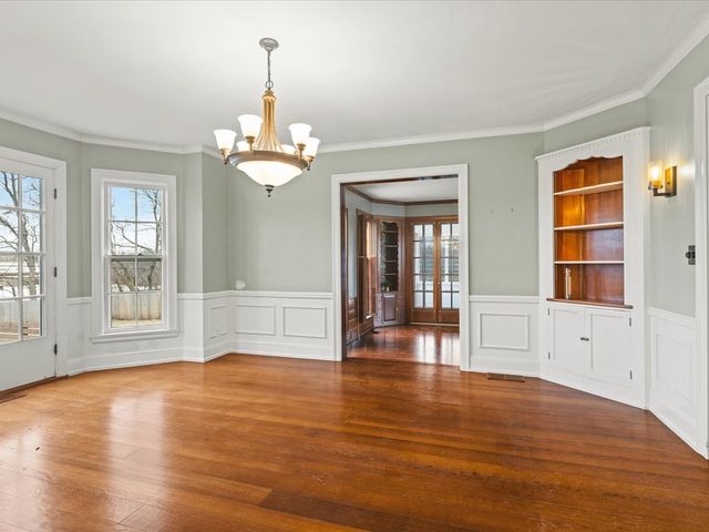 2014 Glenview Road, Rockford, IL 61107