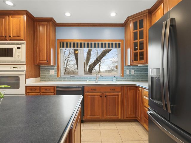 2014 Glenview Road, Rockford, IL 61107