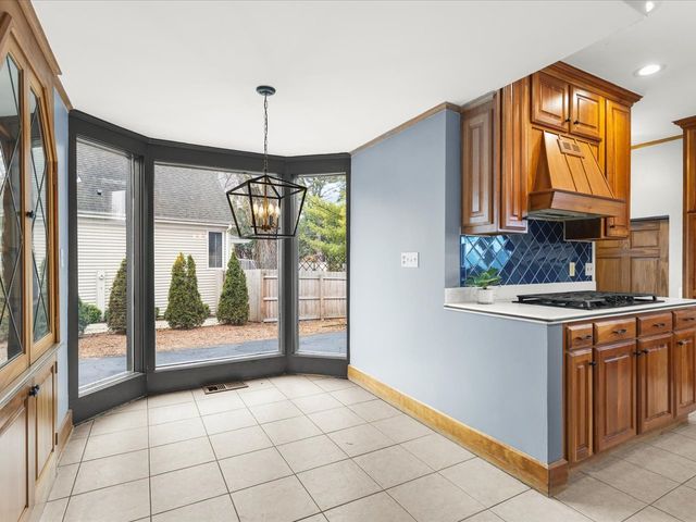 2014 Glenview Road, Rockford, IL 61107