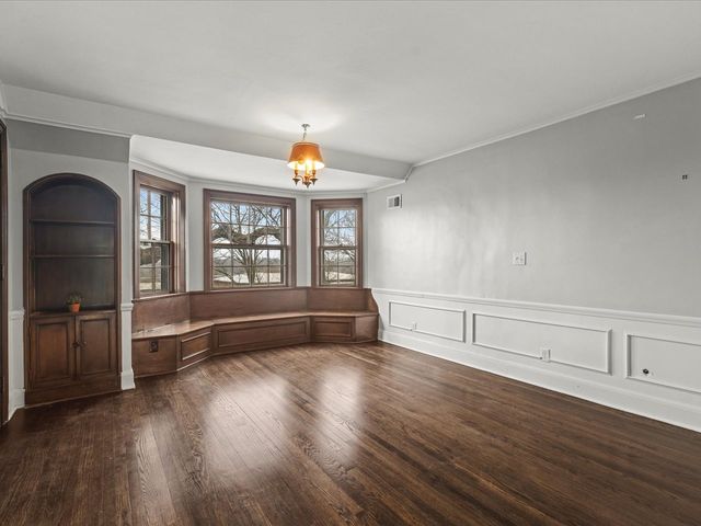 2014 Glenview Road, Rockford, IL 61107