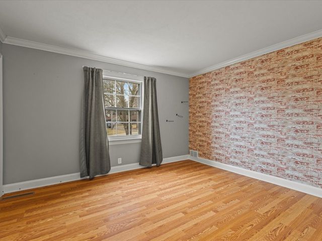 2014 Glenview Road, Rockford, IL 61107