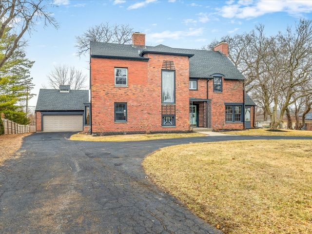 2014 Glenview Road, Rockford, IL 61107