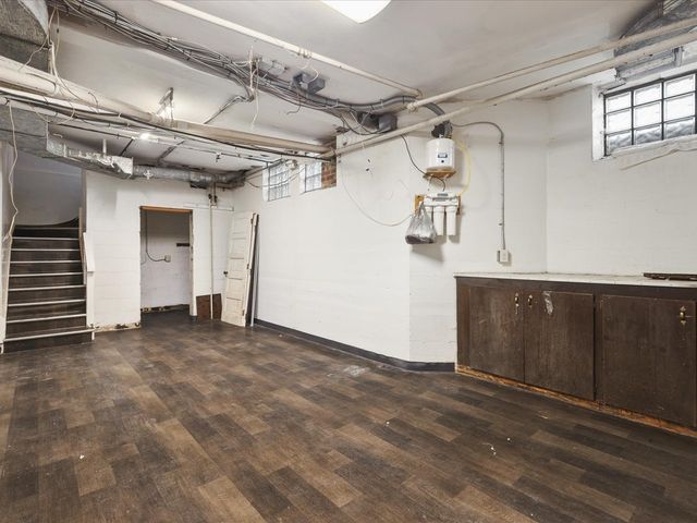 2014 Glenview Road, Rockford, IL 61107