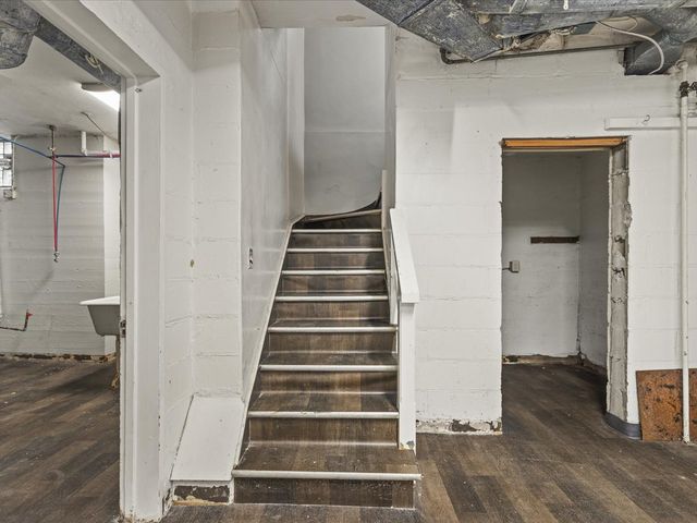 2014 Glenview Road, Rockford, IL 61107