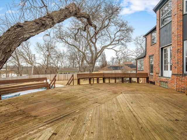 2014 Glenview Road, Rockford, IL 61107