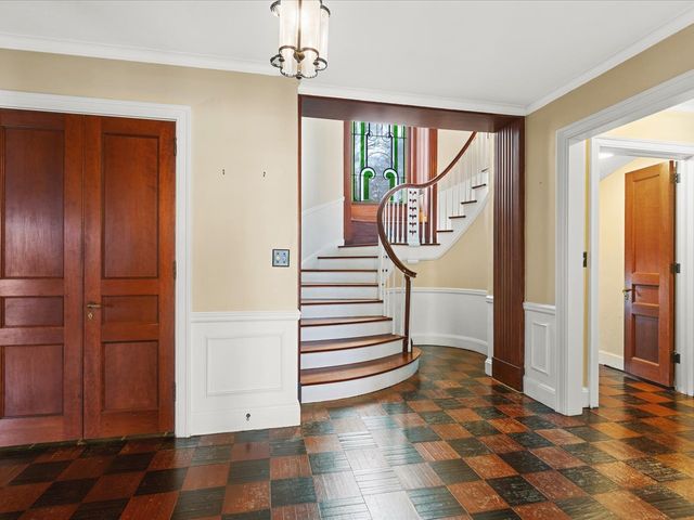 2014 Glenview Road, Rockford, IL 61107