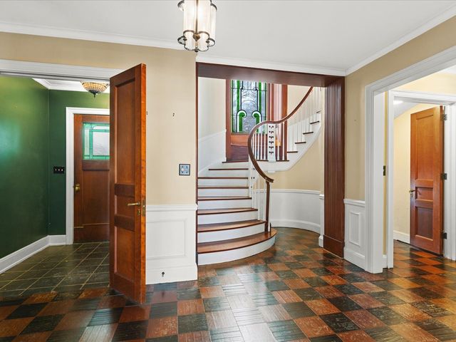 2014 Glenview Road, Rockford, IL 61107