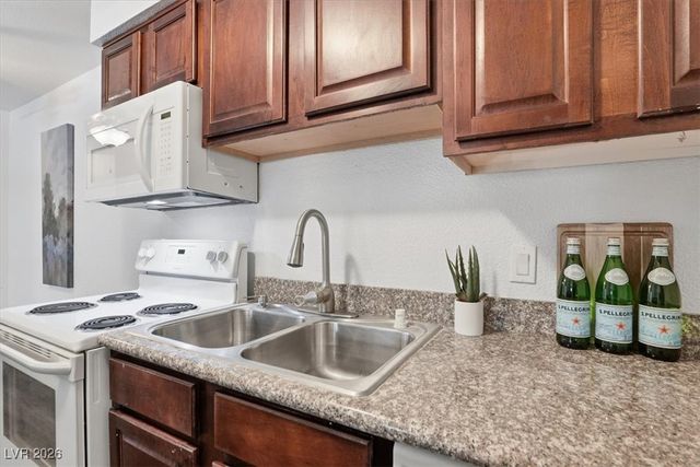 2606 DURANGO Drive 266, Las Vegas, NV 89117