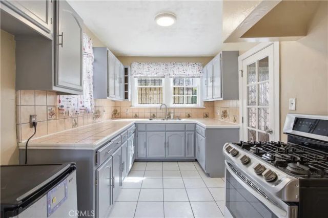 428 S Hoover, Los Angeles, CA 90020