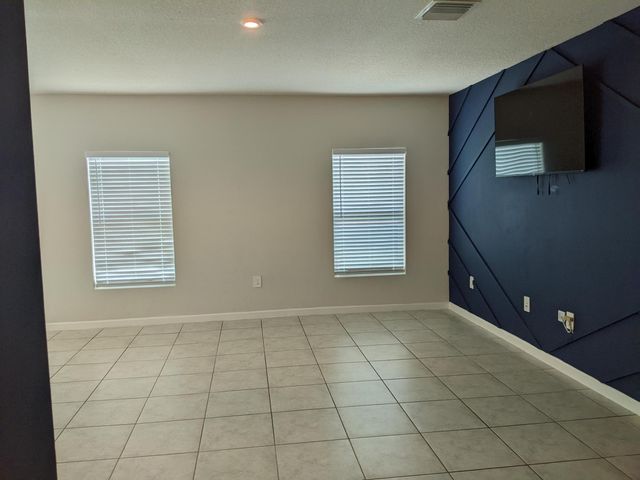 605 Lychee Lane, Fort Pierce, FL 34981