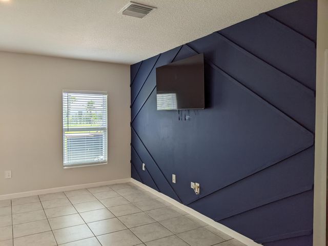 605 Lychee Lane, Fort Pierce, FL 34981
