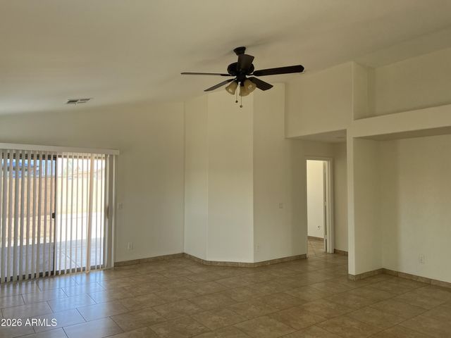 2556 W TAMARISK Avenue, Phoenix, AZ 85041