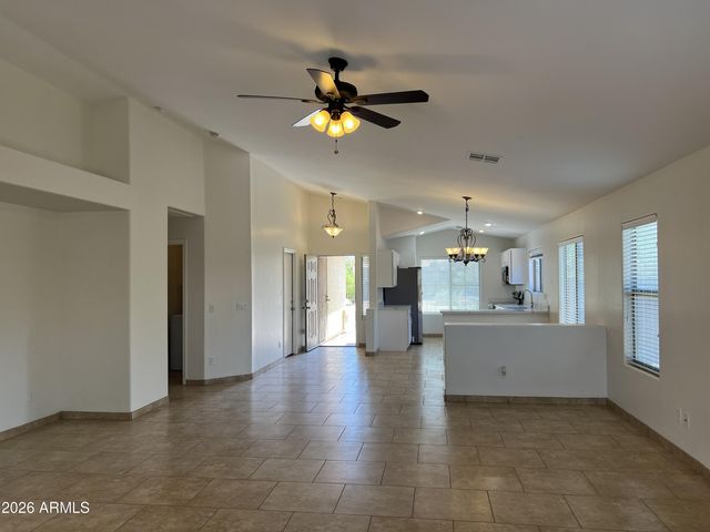 2556 W TAMARISK Avenue, Phoenix, AZ 85041