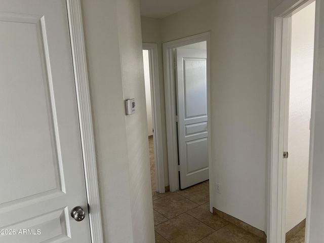 2556 W TAMARISK Avenue, Phoenix, AZ 85041