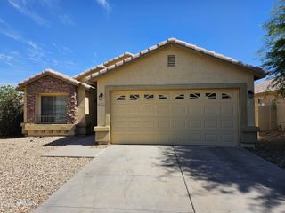 2556 W TAMARISK Avenue, Phoenix, AZ 85041