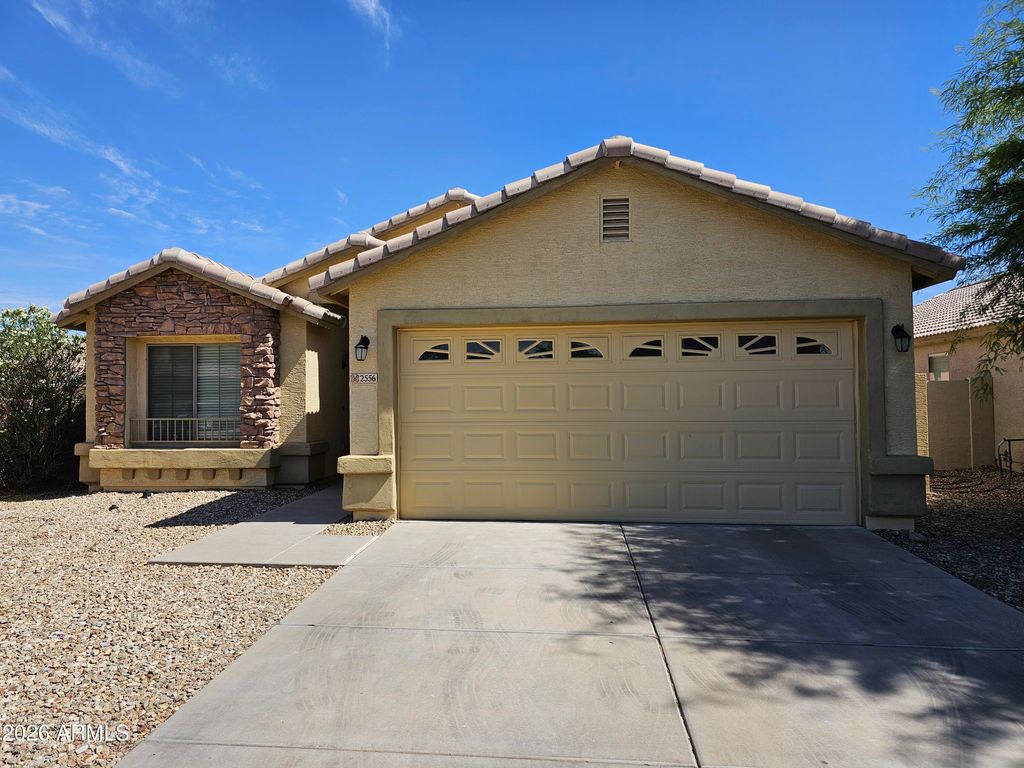 2556 W TAMARISK Avenue, Phoenix, AZ 85041