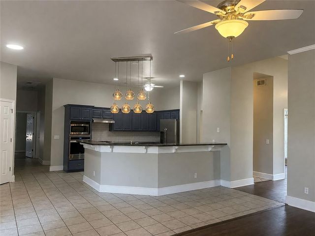 2009 Del Simmons Drive, Edmond, OK 73003