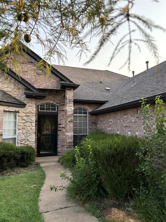 2009 Del Simmons Drive, Edmond, OK 73003
